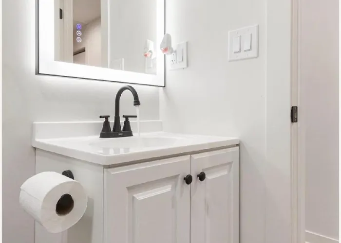 Modern 3br Near United Center Apartment