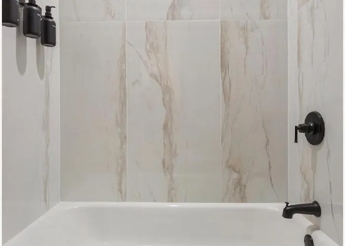 Modern 3br Near United Center Апартаменты *